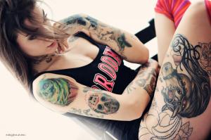 Gril with tattoos wallpaper thumb