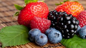 Strawberry raspberry blackberry blueberry berries wallpaper thumb