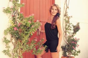 Melissa Giraldo, Model, Brunette, Women, Door, Plants wallpaper thumb