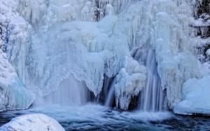Icey Waterfall wallpaper thumb