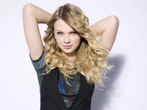 Taylor Swift Beautiful wallpaper thumb