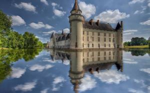 Castle reflecting in the lake wallpaper thumb